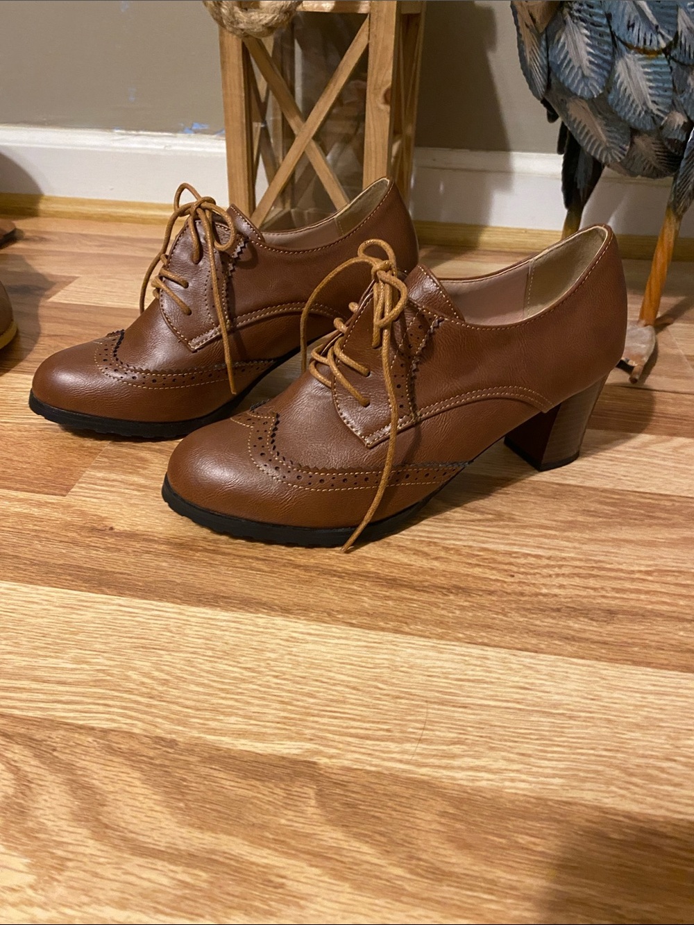 Women's Brown Wingtip Lace-Up Flats - Classic Loafer Style